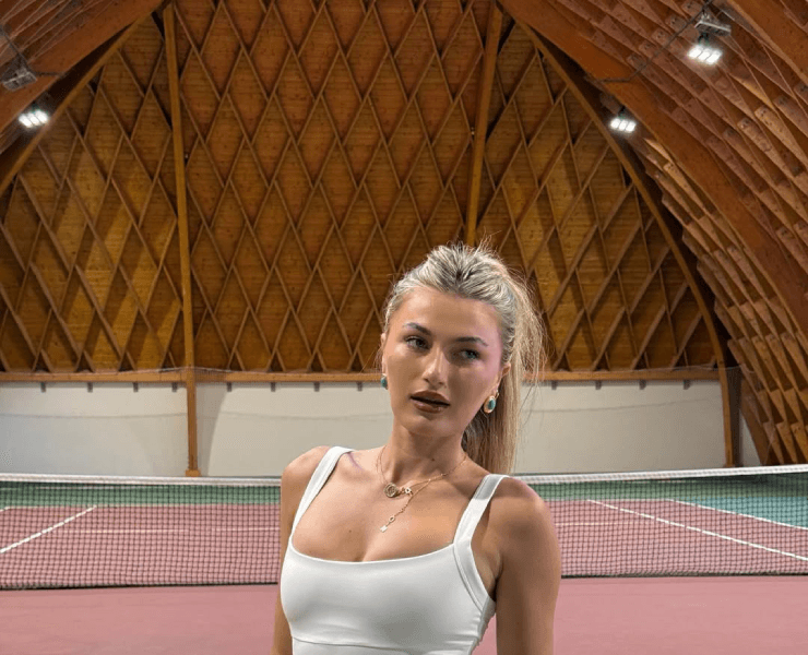 Madison Appel: Nữ huấn luyện viên tennis gây sốt với vóc dáng và chuyên môn NCAA