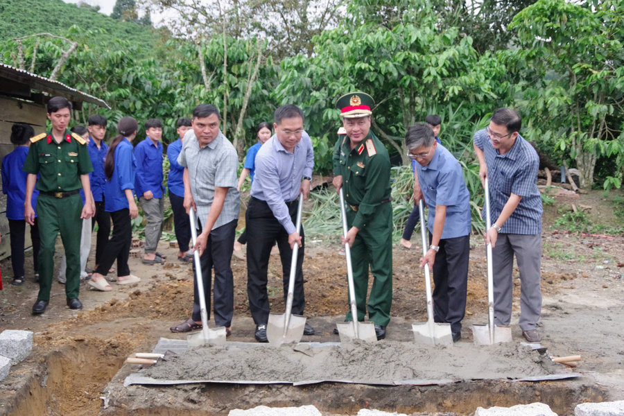 Xây dựng nhà ở cho gia đình nhiễm chất độc hóa học