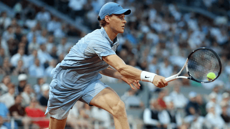 Jannik Sinner lập kỷ lục lịch sử tại Roland Garros 2026: Vượt mặt Djokovic và Agassi
