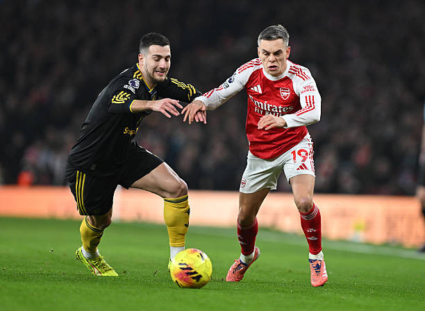Leandro Trossard thừa nhận Diogo Dalot là đối thủ khó nhằn nhất sự nghiệp