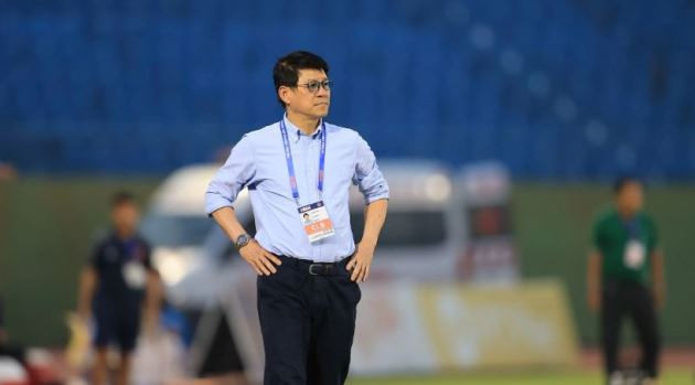 HLV Vũ Tiến Thành tái xuất cứu vãn hy vọng trụ hạng của HAGL tại V.League 2025/26