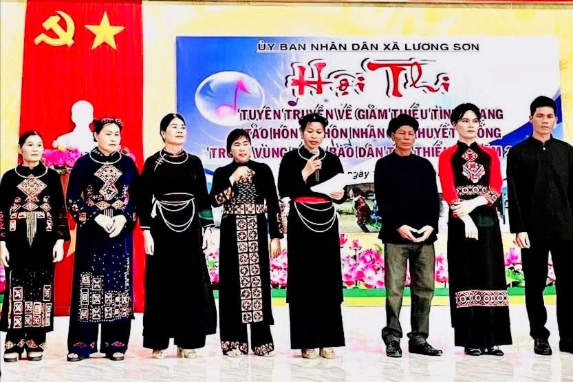 Lương Sơn giữ gìn bản sắc, nâng cao đời sống đồng bào