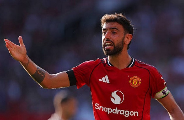 Bruno Fernandes phá kỷ lục Ngoại hạng Anh, đưa Man Utd trở lại Champions League