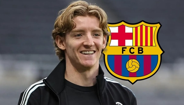 Sau bom tấn Anthony Gordon, Barcelona nhắm Julian Alvarez và Bernardo Silva cho mùa hè 2026
