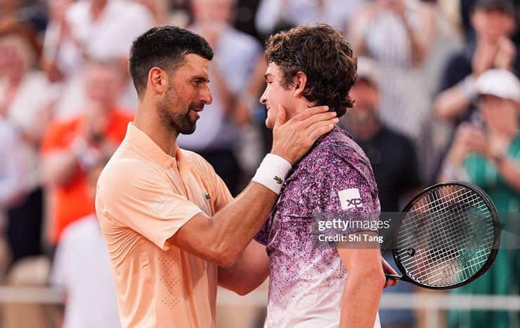 Novak Djokovic gục ngã tại Roland Garros sau màn thư hùng 5 set với Joao Fonseca