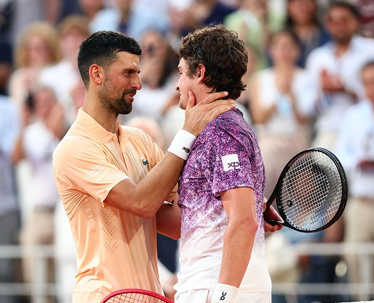 Cơn địa chấn Roland Garros 2026: Djokovic thua ngược Fonseca, tan mộng Grand Slam thứ 25