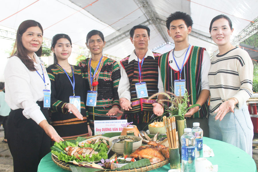 Hội thi nấu ăn “Bữa cơm gia đình ấm áp yêu thương”