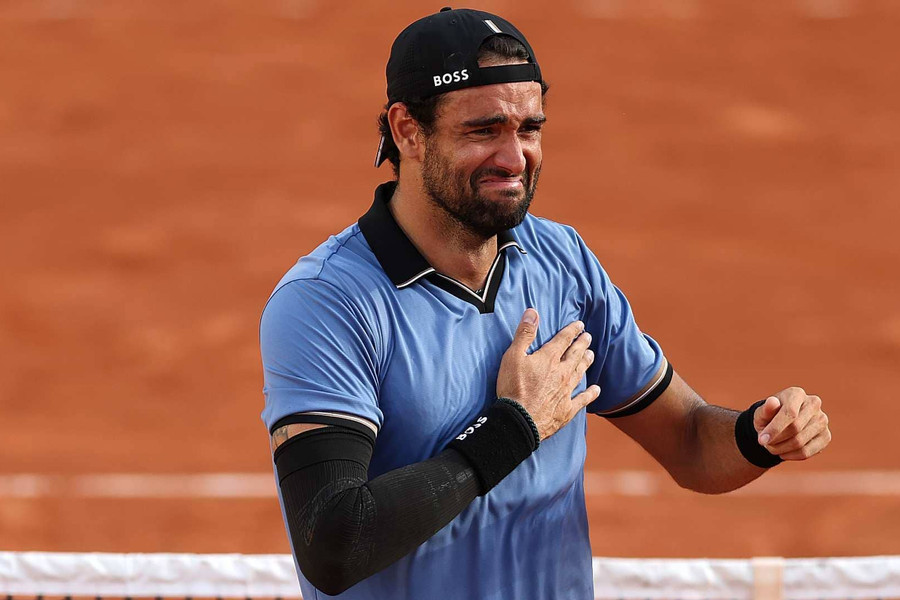 Berrettini thoát hiểm sau 5 giờ, Roland Garros chứng kiến loạt marathon kịch tính