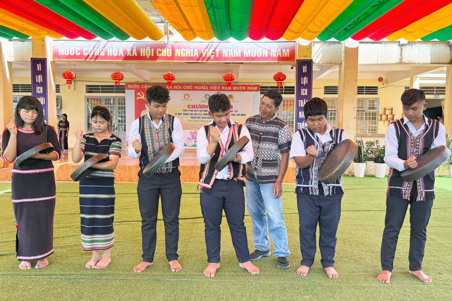 Giữ mạch nguồn truyền thống ở ngôi trường vùng sâu