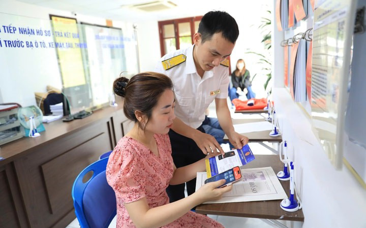 Khoản phụ phí ghi trên hóa đơn thế nào?