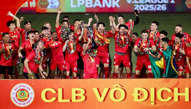 CAHN vô địch V-League 2025/26 san bằng kỷ lục và cơn thịnh nộ của HLV Popov