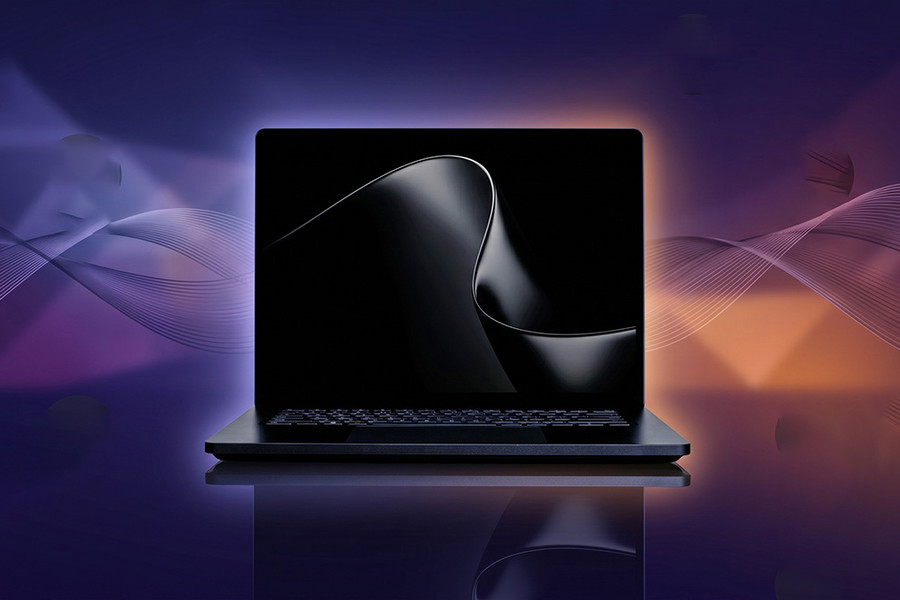 Surface Laptop Ultra: Cuộc cách mạng Windows Arm với chip RTX Spark và màn hình 2,000 nits