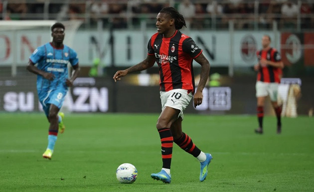 Arsenal nhắm Morgan Rogers và Rafael Leao để giải bài toán hàng công
