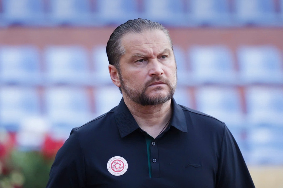 HLV Velizar Popov đối mặt án kỷ luật nặng sau phát ngôn công kích trọng tài tại V-League