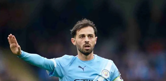 Barcelona ưu tiên chiêu mộ Bernardo Silva miễn phí dù dư thừa tiền vệ