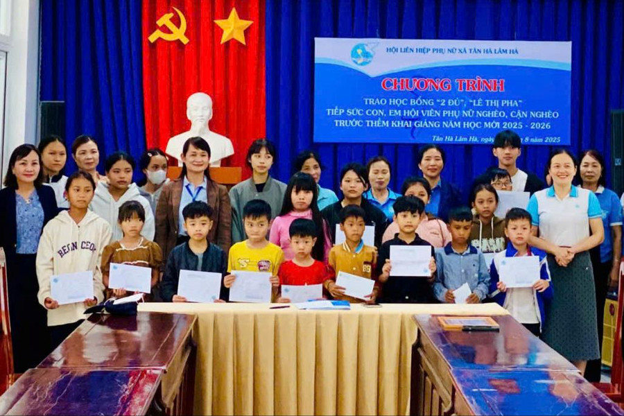 Học Bác từ những điều giản dị