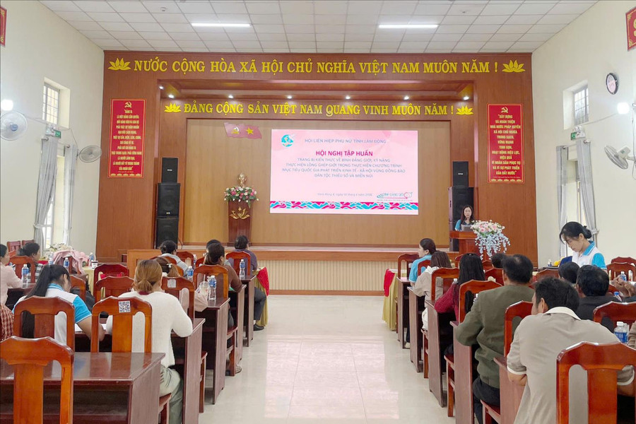 Trang bị kiến thức về bình đẳng giới trong vùng đồng bào DTTS đặc biệt khó khăn