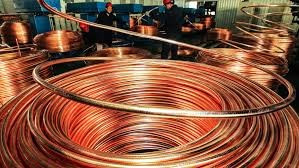 Giá đồng giảm xuống mức 13.980,50 USD/tấn sau khi chạm đỉnh hai tuần