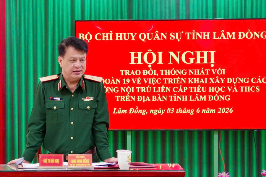 Lực lượng vũ trang Link vao Dubai hỗ trợ nhân lực thi công 2 trường liên cấp ở biên giới