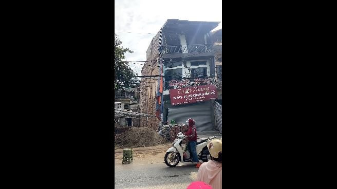 Nhà bị nứt, nghiêng do công trình liền kề đào móng: Quy định bồi thường và trách nhiệm pháp lý