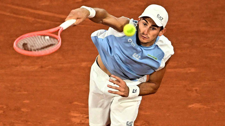 Arnaldi vào bán kết Roland Garros 2026 sau cú sốc chấn thương của Berrettini