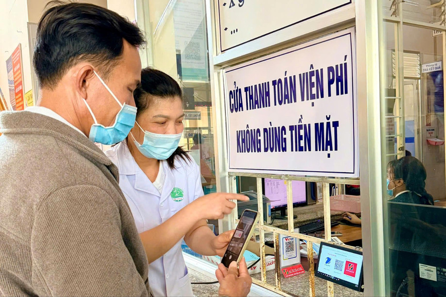 Từ “Bình dân học vụ số” đến y tế thông minh