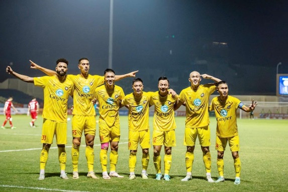 Thanh Hóa chính thức được cấp phép dự V-League; U19 Việt Nam thắng hủy diệt 5-0