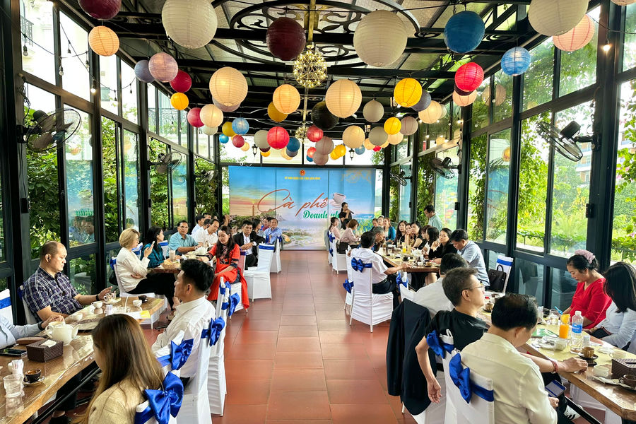 Lam Dong Meets Businesses to Address Land-Related Issues