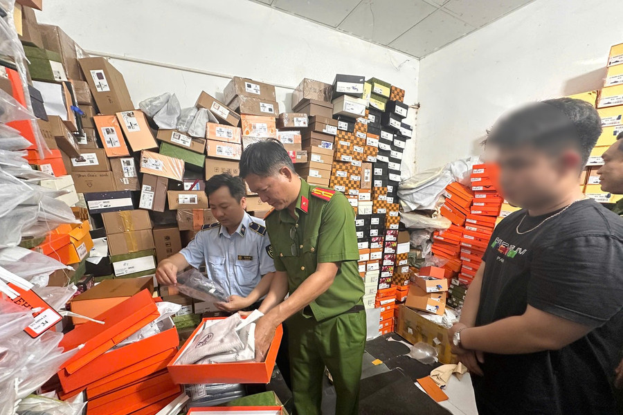TP. Cần Thơ triệt phá hai cơ sở sản xuất và kinh doanh hàng giả thương hiệu nổi tiếng
