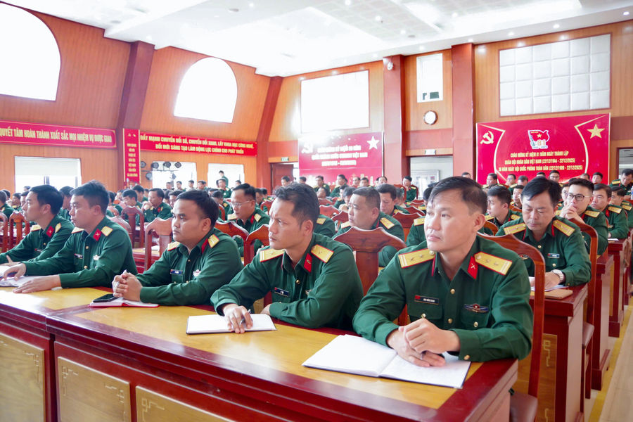 Bộ CHQS tỉnh Lâm Đồng tổ chức học tập chuyên đề chính trị, pháp luật