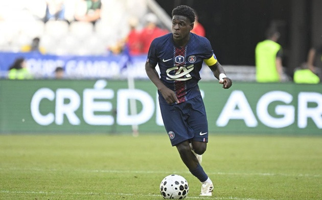 Arsenal chiêu mộ Emmanuel Mbemba: Kế hoạch tái hiện siêu phẩm William Saliba