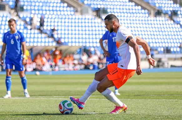Hà Lan thắng nghẹt thở Uzbekistan nhờ cú đúp penalty của Cody Gakpo ở phút 90+8