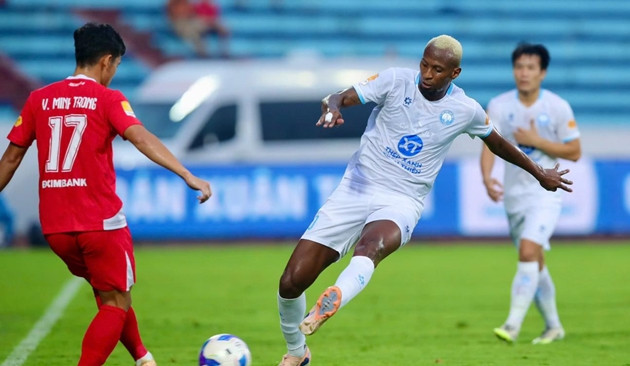 Bóng đá phía Bắc: Tiền bạc, truyền thống và nghịch lý về sự ổn định tại V-League