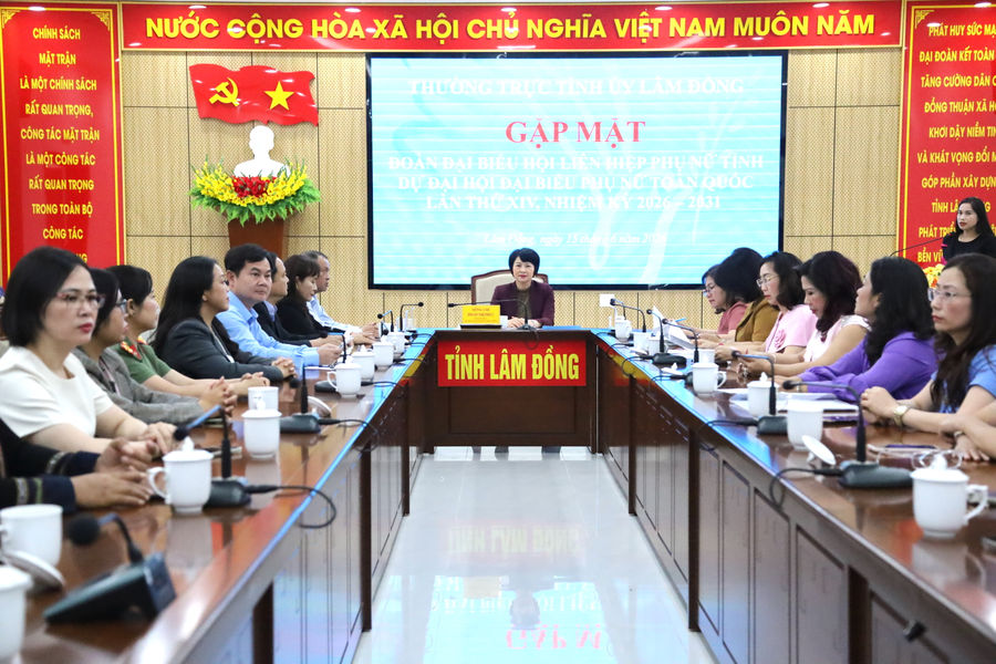 Thường trực Tỉnh ủy Lâm Đồng gặp mặt Đoàn đại biểu dự Đại hội Phụ nữ toàn quốc lần thứ XIV