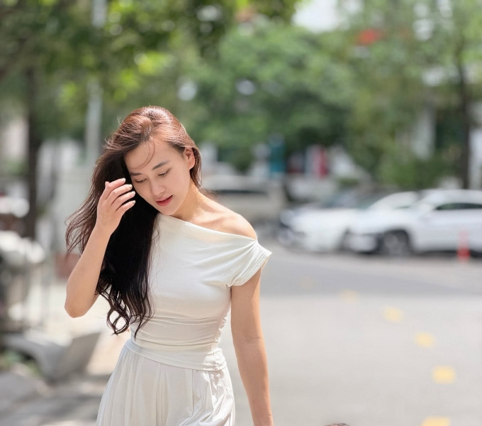 Con gái Phương Oanh gây chú ý với loạt biểu cảm ngọt ngào khi đi học mầm non