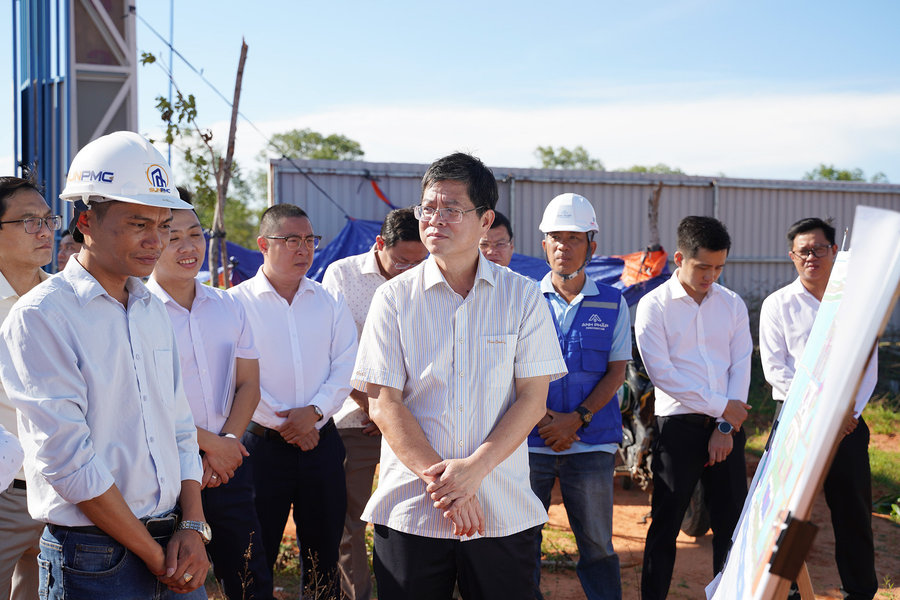 Kiểm tra thi công hạng mục dân dụng sân bay Phan Thiết