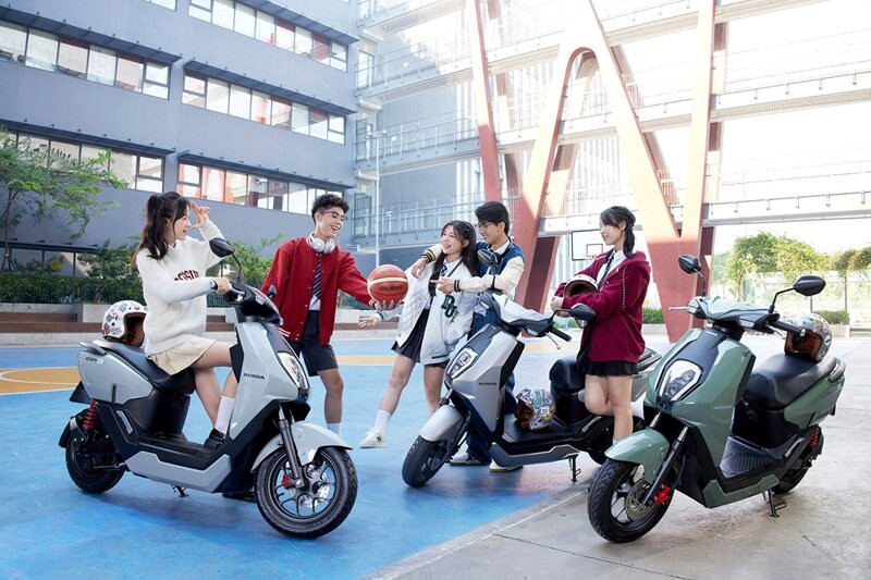 Honda ICON e: và Yamaha NEO’s giảm giá mạnh: Cuộc đua giành thị phần xe điện tại Việt Nam