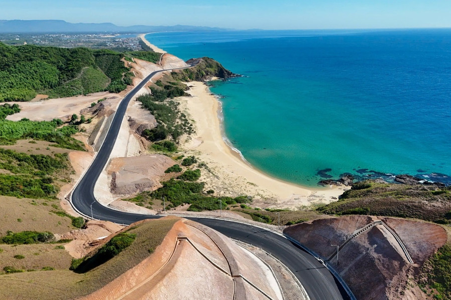 Tuyến đường ven biển dài 115km tại Gia Lai dần lộ diện hình hài