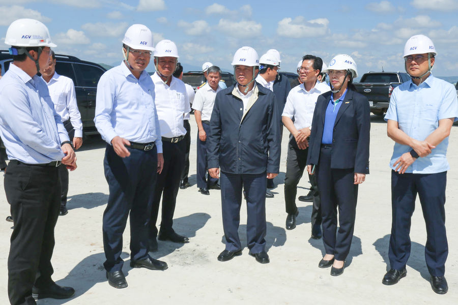 Lam Dong Party Secretary Inspects Progress of Lien Khuong International Airport Runway Upgrade
