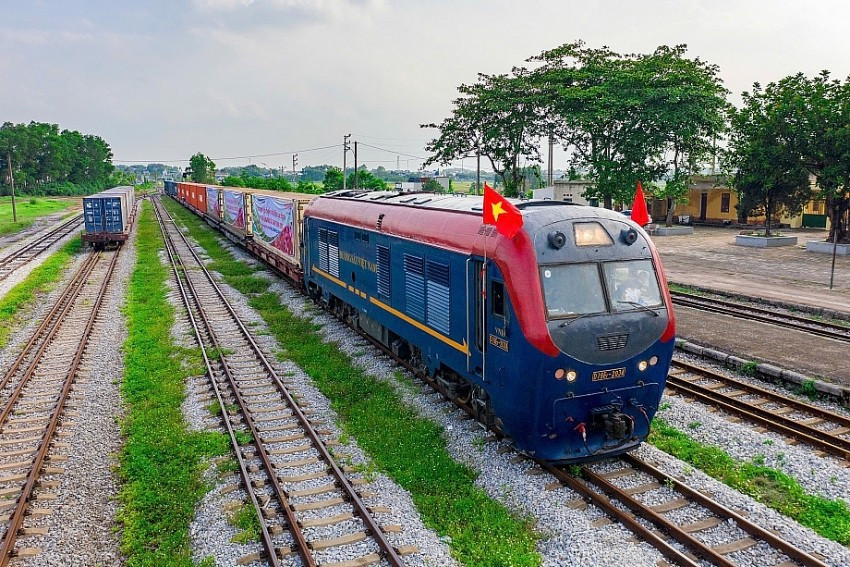 Dự án đường sắt Lào Cai - Hà Nội - Hải Phòng: Hoàn tất cắm mốc ranh giới hơn 250km