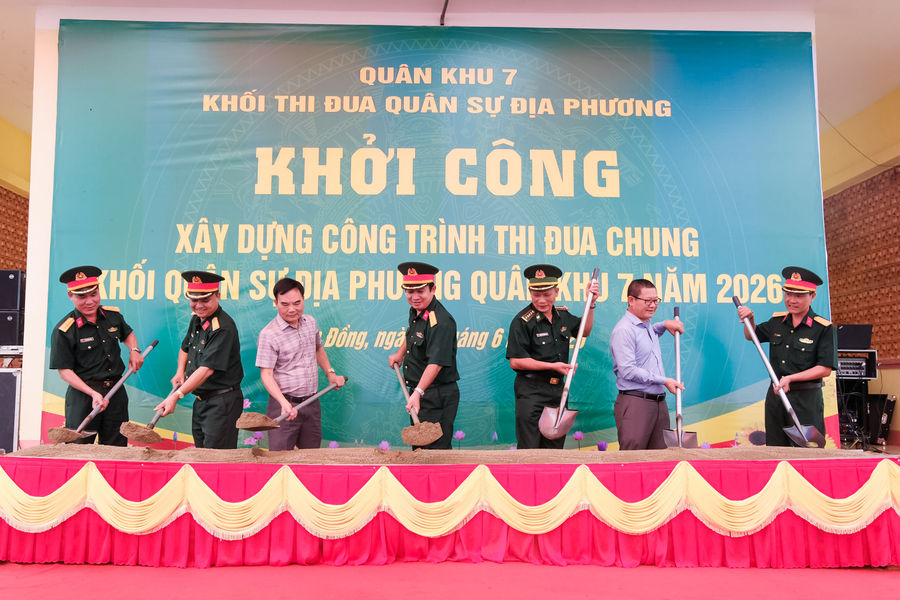 Khởi công nâng cấp đường từ Cửa khẩu Đắk Peur đến chốt dân quân xã Thuận An