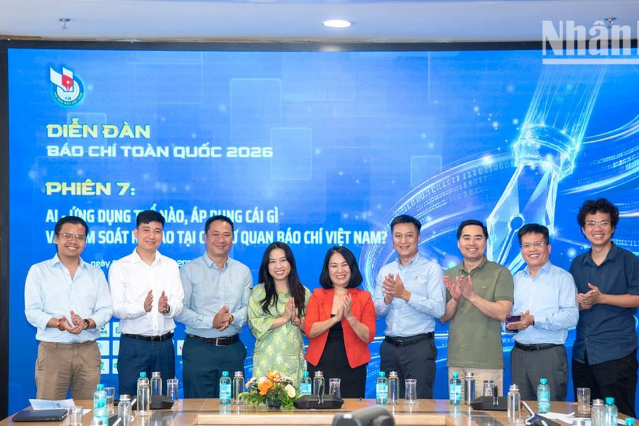 Báo chí ứng dụng và kiểm soát công nghệ để bắt kịp xu hướng