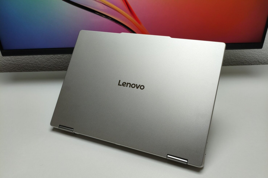 Lenovo Yoga 7a: Laptop 2-trong-1 sở hữu 24GB RAM và màn hình OLED chuẩn màu giảm giá sâu
