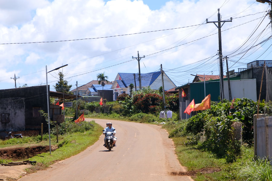 Thu hẹp khoảng cách phát triển vùng đồng bào DTTS