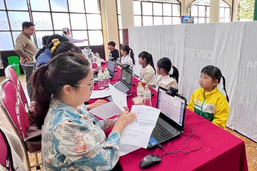 Lâm Đồng đẩy mạnh khám sức khỏe cho đối tượng ưu tiên và nhóm người trên 18 tuổi
