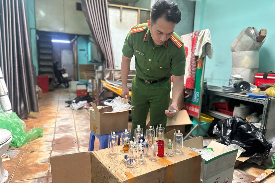 TP.HCM: Triệt phá đường dây sản xuất hơn 100.000 dụng cụ sử dụng ma túy