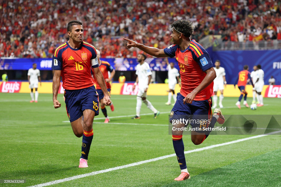 Tây Ban Nha thắng đậm Saudi Arabia 4-0: Lamine Yamal và Oyarzabal giúp La Roja hồi sinh