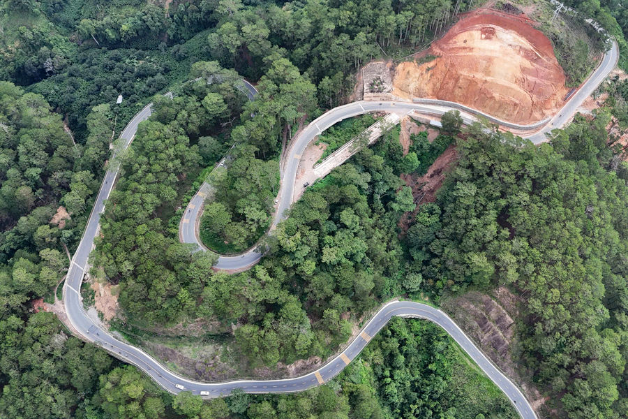 Lam Dong Takes Proactive Measures to Keep Tourist Routes Open During the Rainy Season