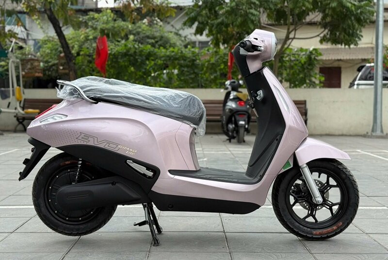 VinFast Evo Grand Lite: Xe máy điện pin kép giảm giá còn 16,7 triệu đồng
