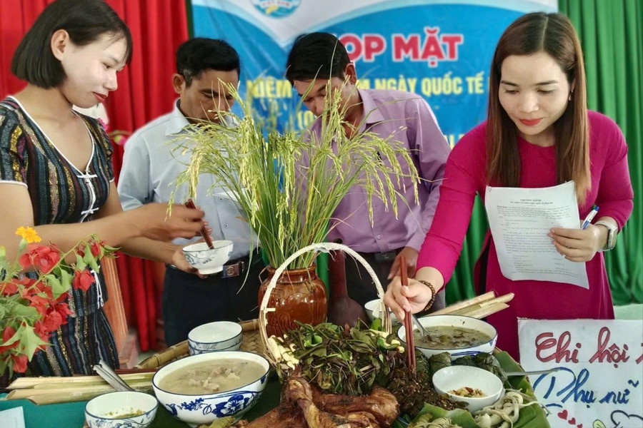 Lá bép - hương vị núi rừng trong bữa cơm đồng bào K’ho